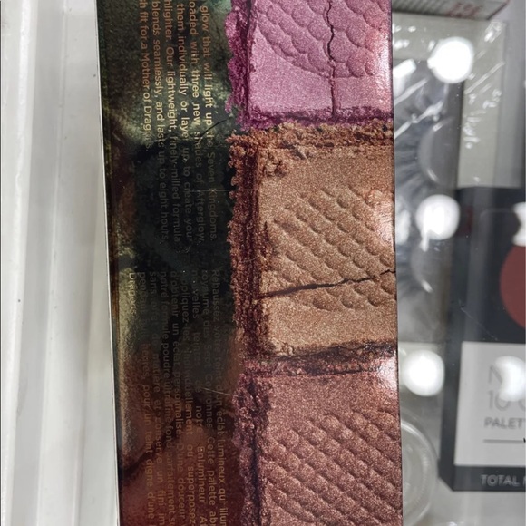 Urban Decay Mother of Dragons Pallet - Picture 2 of 2